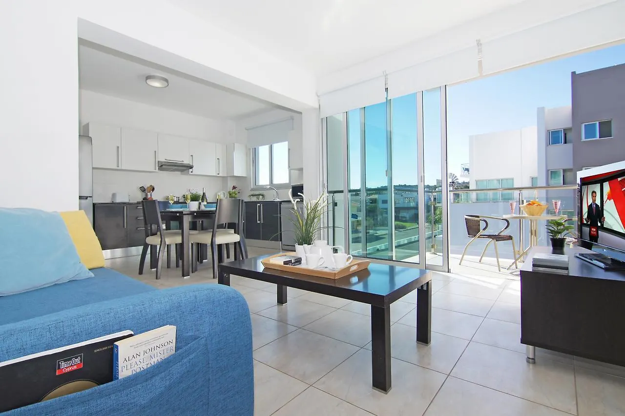 Amber - Coralli Beachfront Apartment 프로타라스