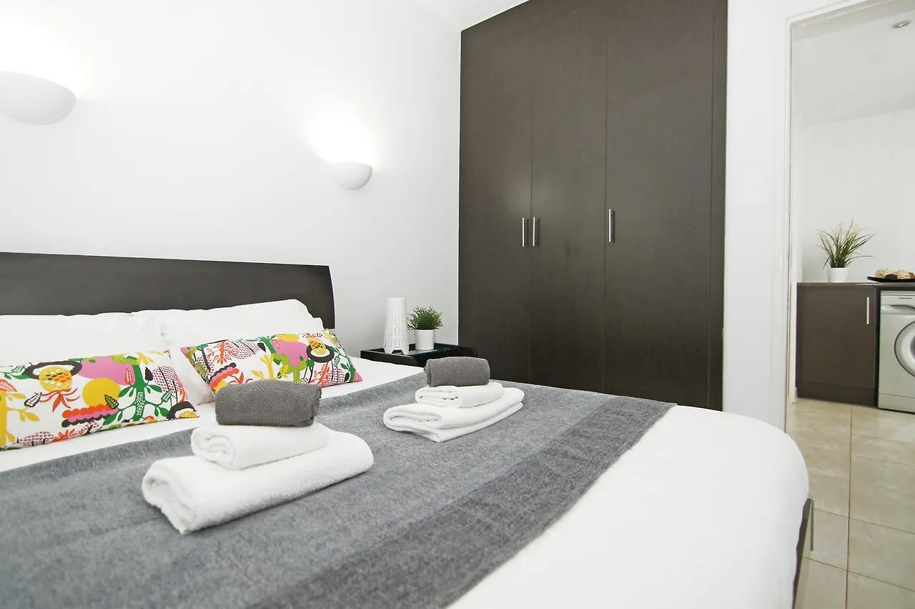 Amber - Coralli Beachfront Apartment 프로타라스