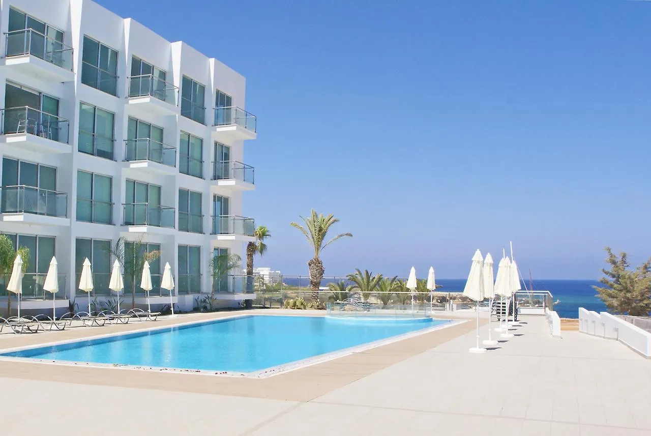 Amber - Coralli Beachfront Apartment 프로타라스